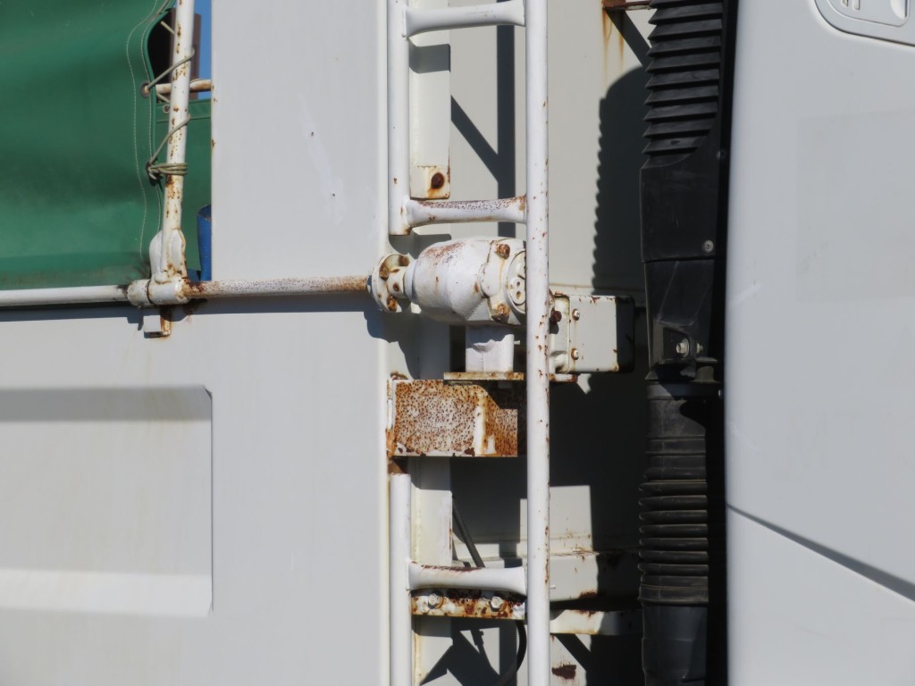 コボレーンモーターの台座及びコボレーンのシャフトにサビがあります。|三菱 スーパーグレート QKG-FV50VXの写真73