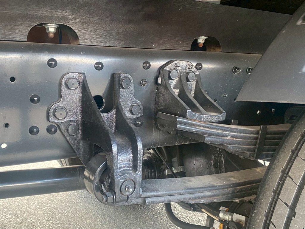 スプリング周辺|三菱 ファイター 2KG-FK62FZの写真5