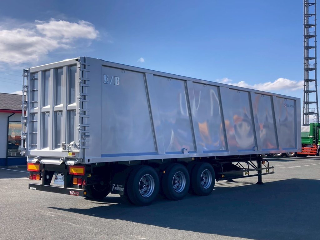 リアは片開きになってます|フルハーフ KFKGF340Wの写真2