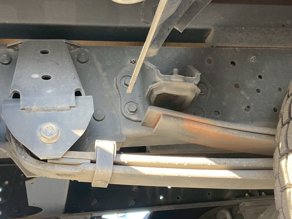 スプリング周辺の状態|日野 デュトロ 2RG-XZU722M(2WD)の写真5