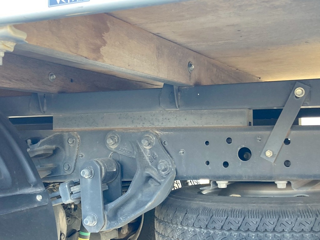 シャシとネタの状態|日野 デュトロ 2RG-XZU722M(2WD)の写真6