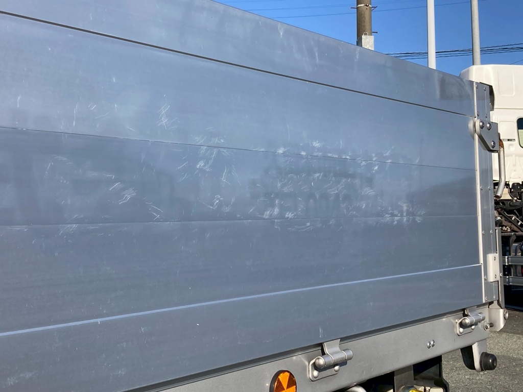 左も同様に看板跡、すり傷が有ります|日野 デュトロ 2RG-XZU722M(2WD)の写真19