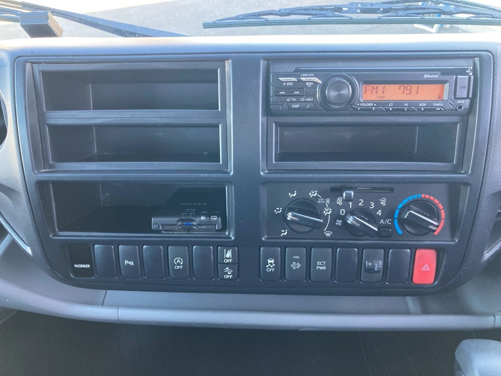 インパネ廻り|日野 デュトロ 2RG-XZU722M(2WD)の写真23