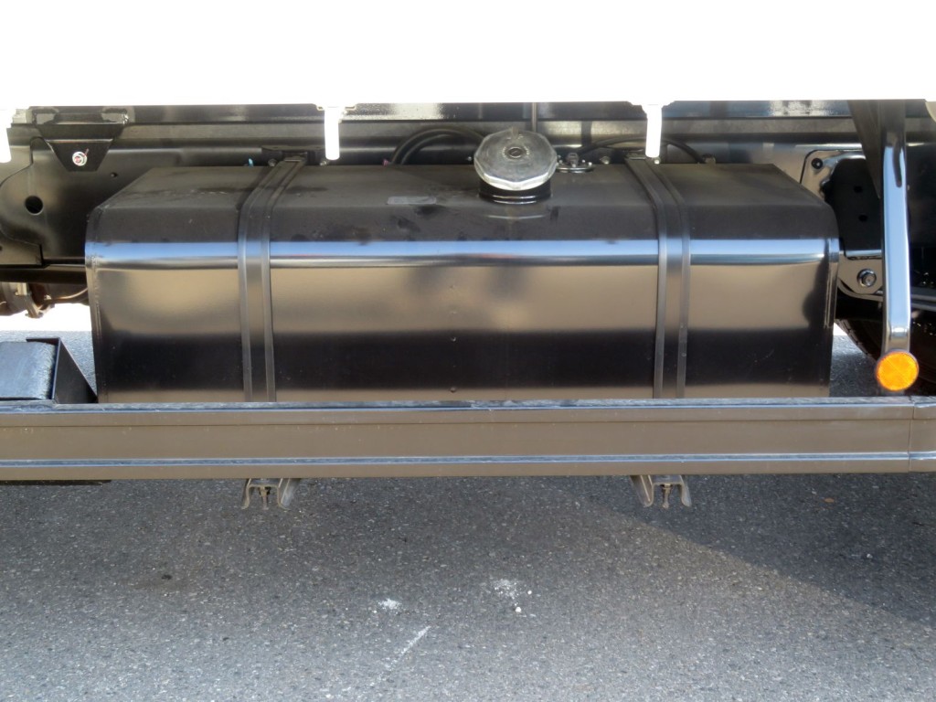 燃料タンクは200Lです。|日野 レンジャー 2PG-FD2ABA(2WD)の写真20