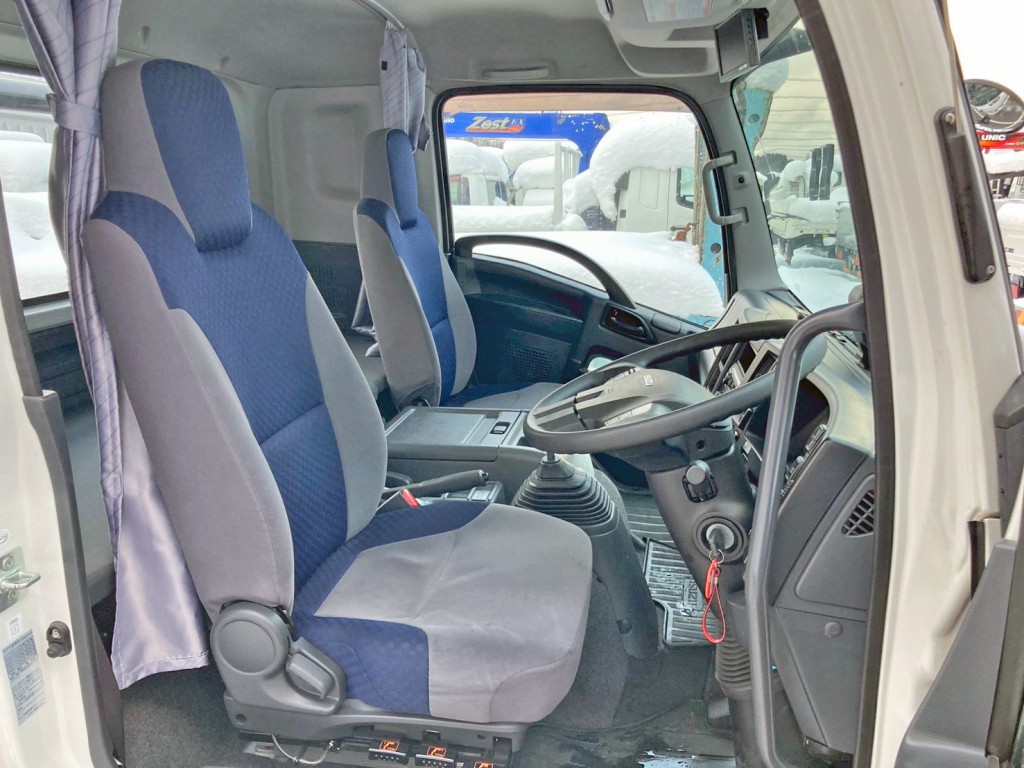 いすゞ フォワード 2RG-FRR90S2(2WD)の写真13