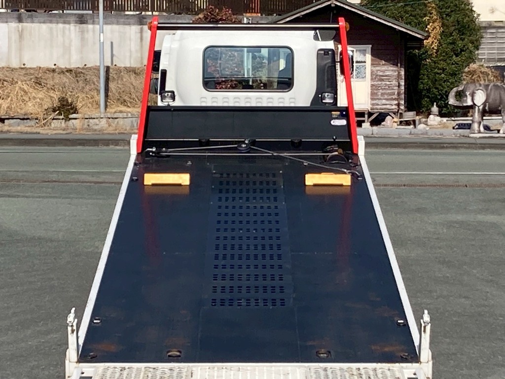 床は鉄板です。|いすゞ フォワード 2RG-FRR90S2(2WD)の写真15