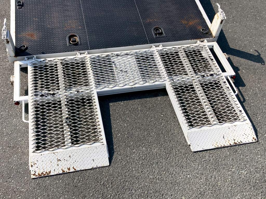 歩みは手動式です。|いすゞ フォワード 2RG-FRR90S2(2WD)の写真29