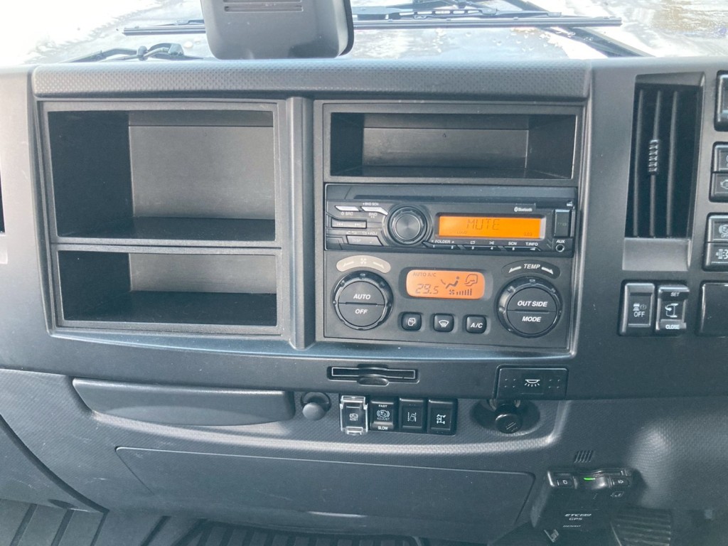 インパネ周りの状態です。|いすゞ フォワード 2RG-FRR90S2(2WD)の写真51