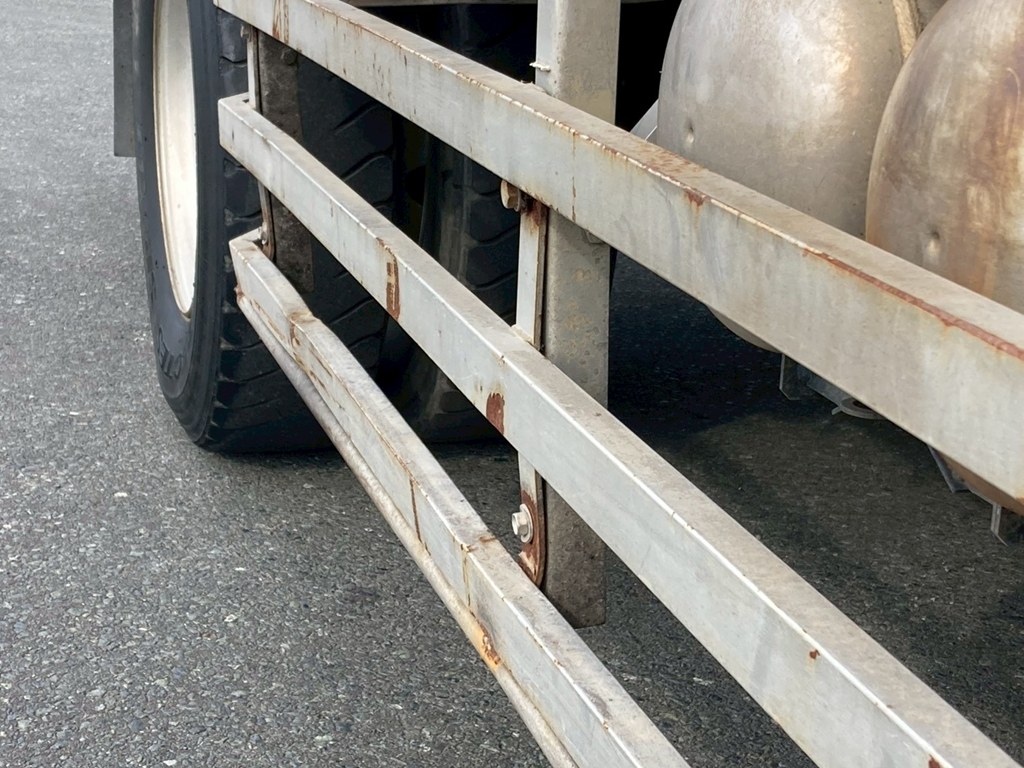 サイドバンバーにすり傷、サビが有ります|日野 レンジャー LDG-FG8JJAAの写真27