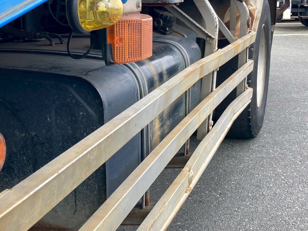 サイドバンバーに曲り、キズが有ります|日野 レンジャー LDG-FG8JJAAの写真28