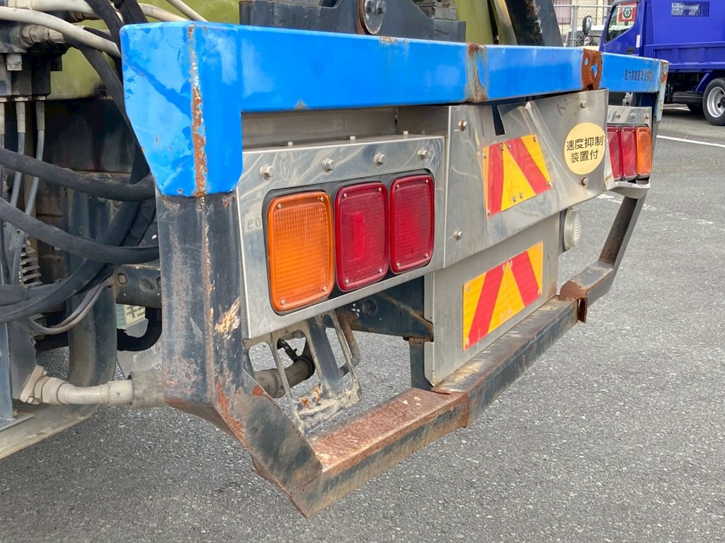 リア廻りの骨格に曲り、サビが有ります|日野 レンジャー LDG-FG8JJAAの写真33