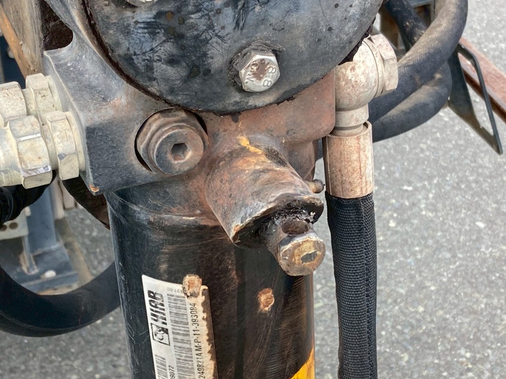 アウトリガーのロックピンが固着してます|日野 レンジャー LDG-FG8JJAAの写真36