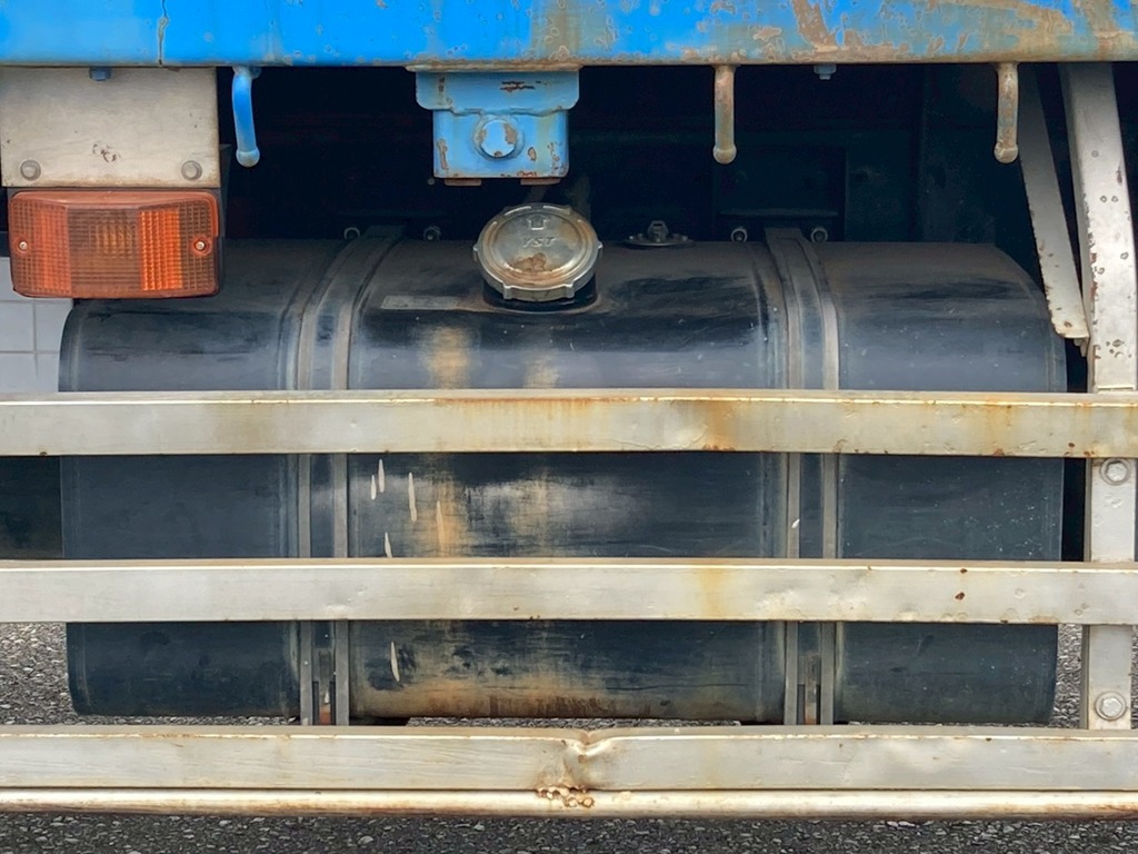 燃料タンクは200Lです|日野 レンジャー LDG-FG8JJAAの写真40