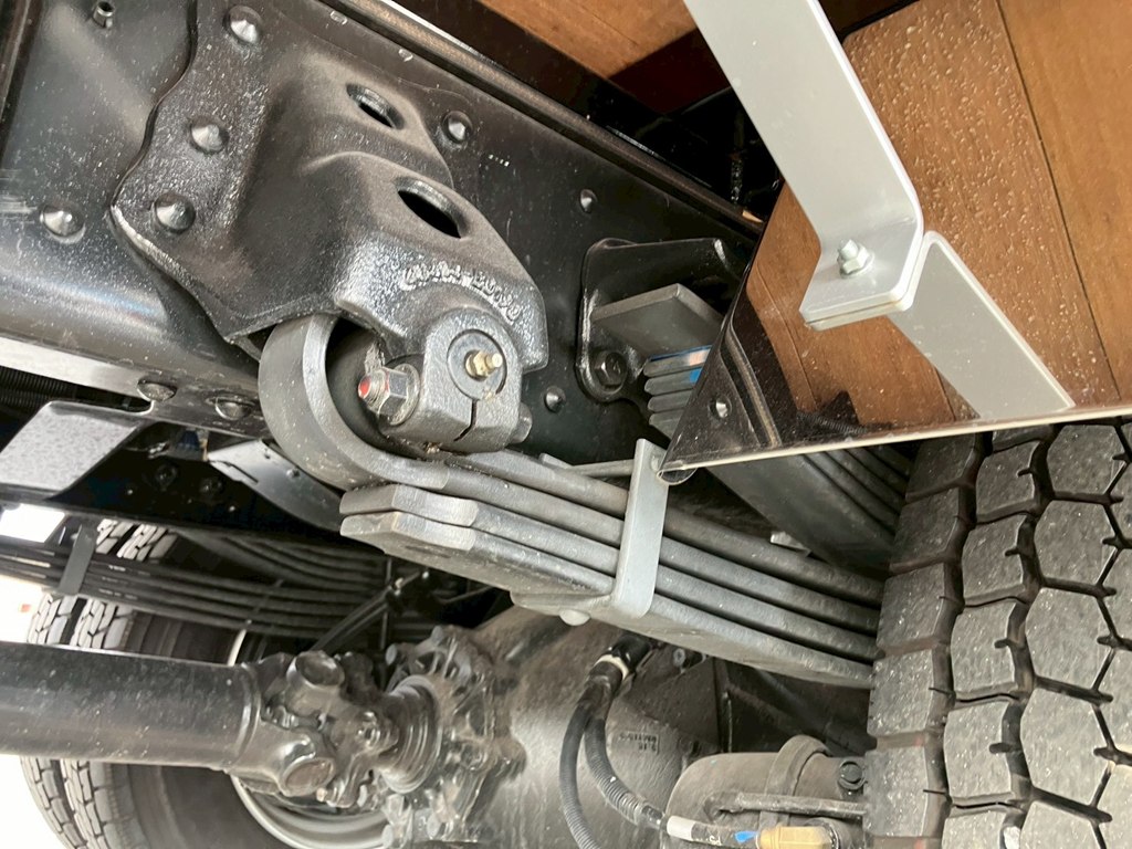 リーフサスです。|日野 レンジャー 2KG-FE2ACAの写真5