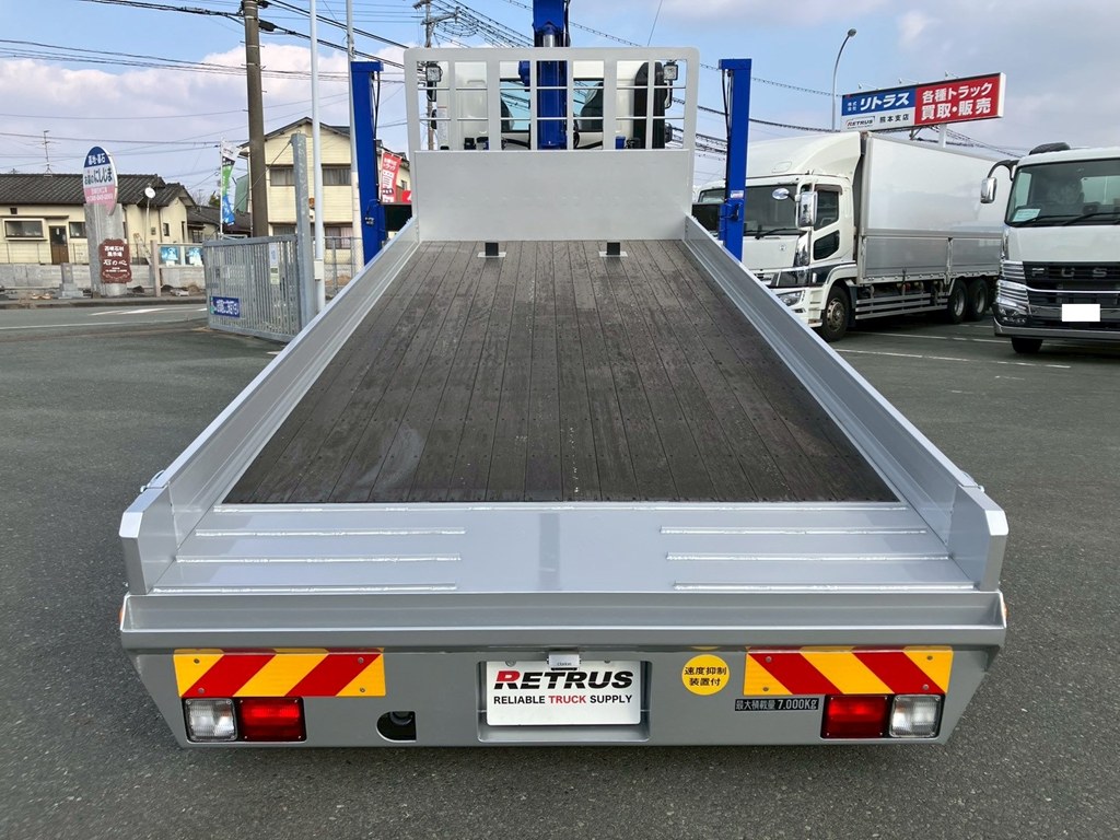 床は板張りです。|日野 レンジャー 2KG-FE2ACAの写真9