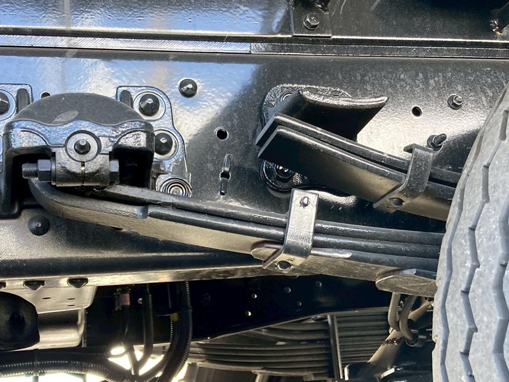 リアスプリング廻り|いすゞ フォワード 2RG-FRR90S4(2WD)の写真7