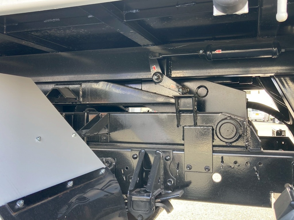 シャシの状態|いすゞ フォワード 2RG-FRR90S4(2WD)の写真8