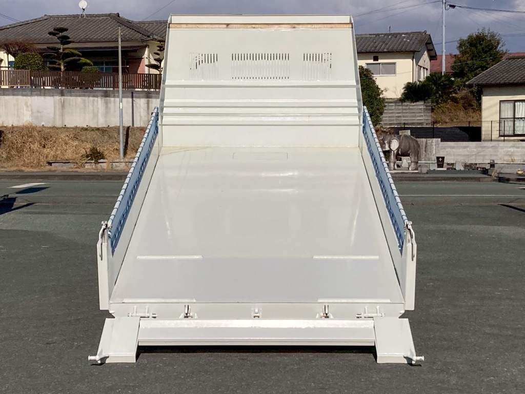 乗り込み口|いすゞ フォワード 2RG-FRR90S4(2WD)の写真16