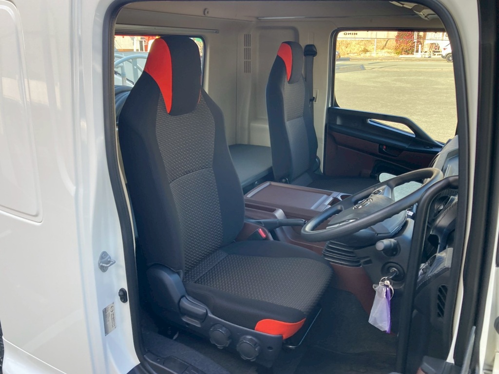 室内|日野 レンジャー 2KG-FD2ABA(2WD)の写真7