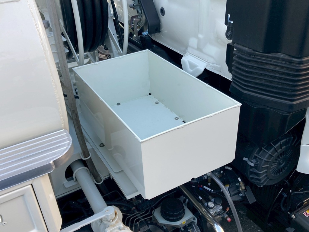 キャブバックに物入れが付いてます|日野 レンジャー 2KG-FD2ABA(2WD)の写真23