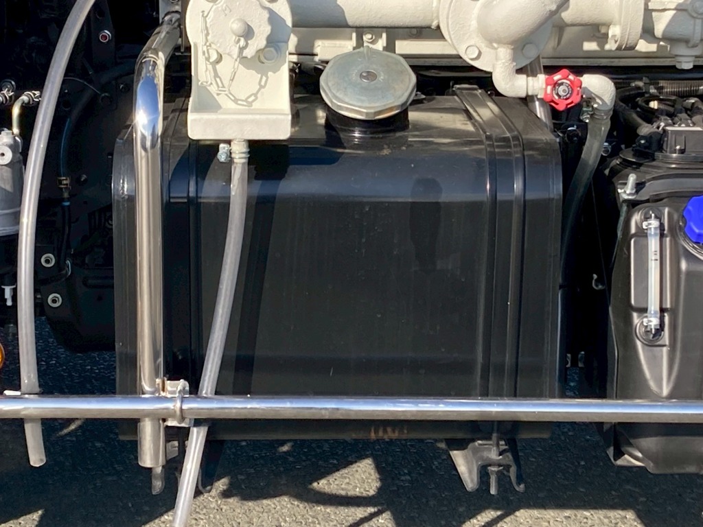 燃料タンクは100Lです|日野 レンジャー 2KG-FD2ABA(2WD)の写真27