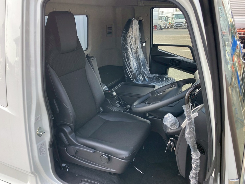 室内|三菱 ファイター 2KG-FK65F(2WD)の写真6