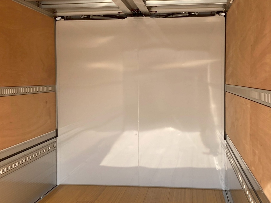 前壁|三菱 ファイター 2KG-FK65F(2WD)の写真11