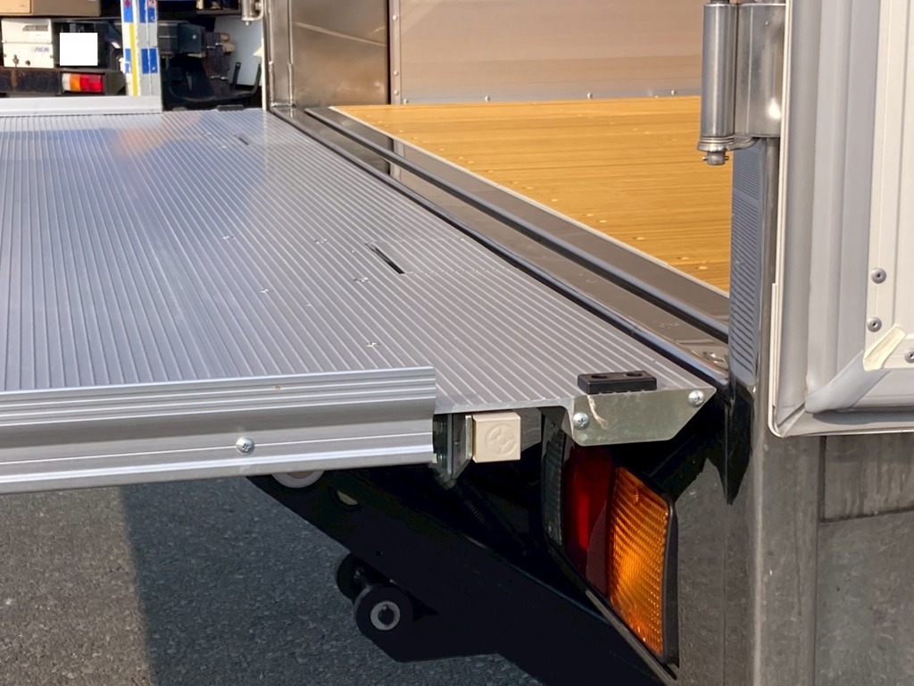 ゲートと床面のクリアランス|三菱 ファイター 2KG-FK65F(2WD)の写真13