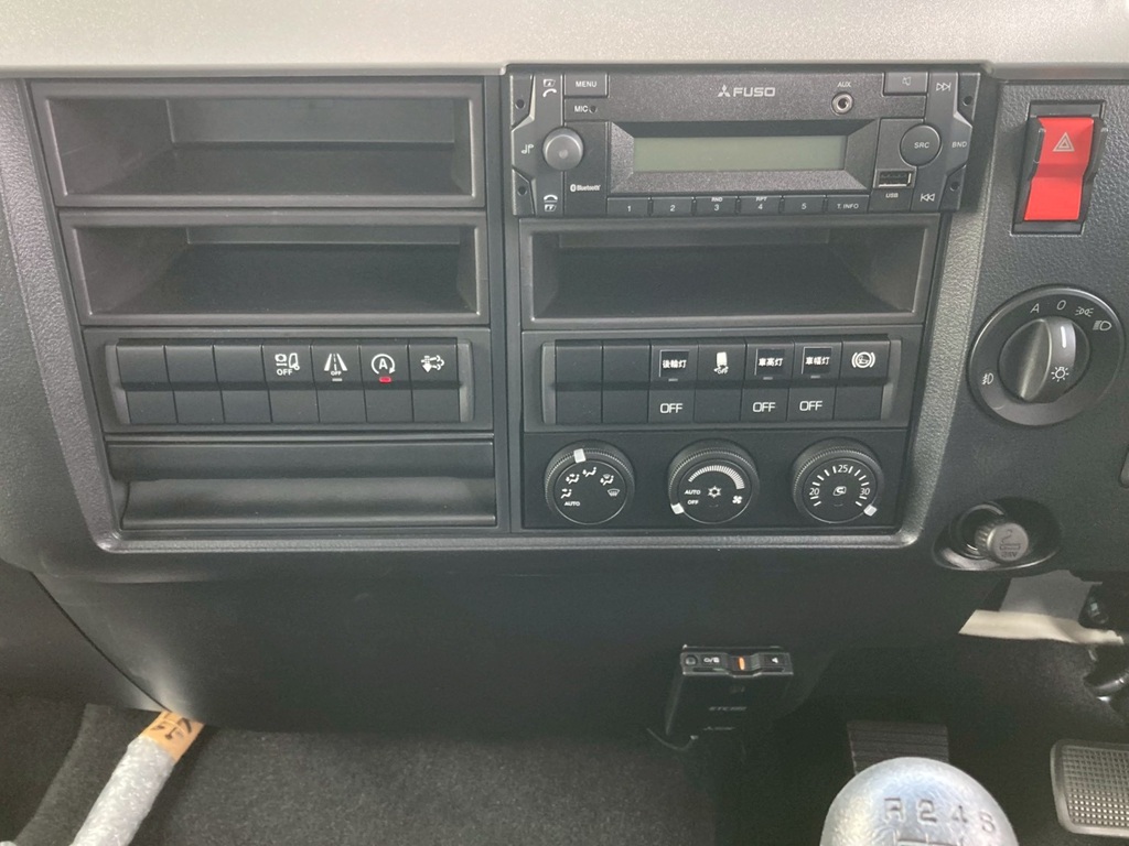 インパネ廻り|三菱 ファイター 2KG-FK65F(2WD)の写真22