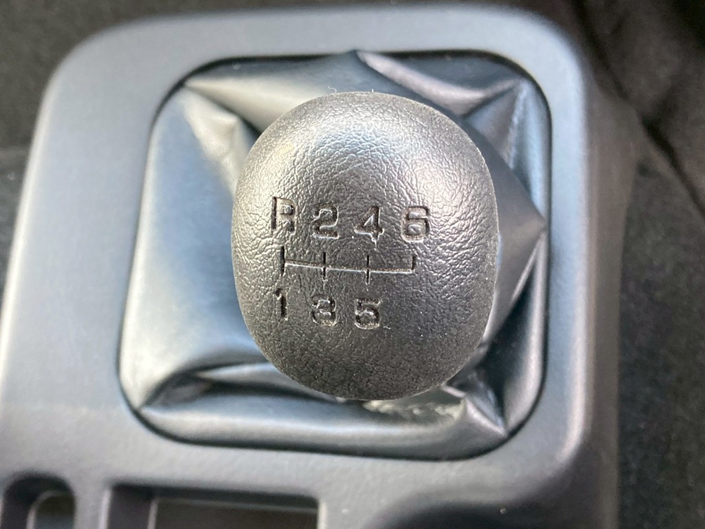 6速MTです|三菱 ファイター 2KG-FK65F(2WD)の写真23