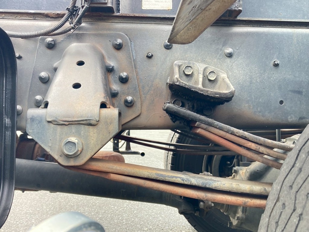 スプリング周辺の状態|日野 レンジャー ADG-FD7JGWA(2WD)の写真5