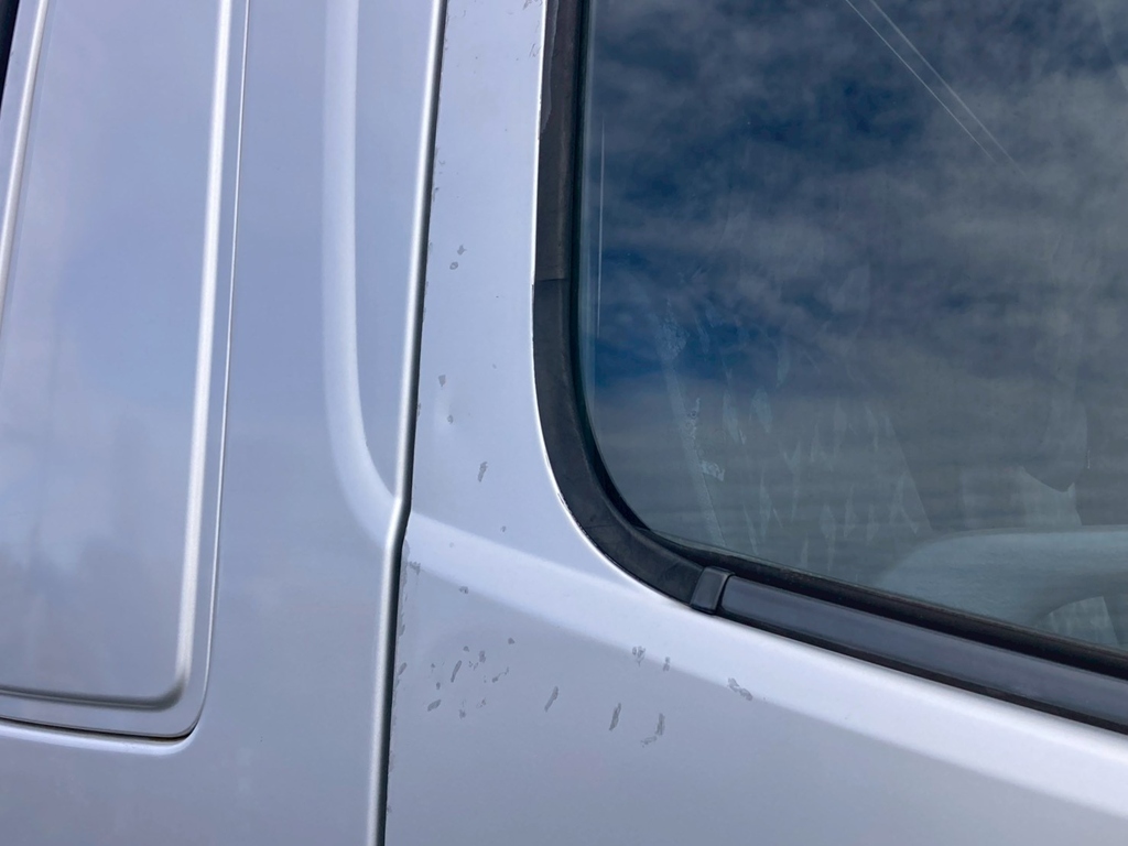 運転席ドアにすり傷が有ります|日野 レンジャー ADG-FD7JGWA(2WD)の写真15