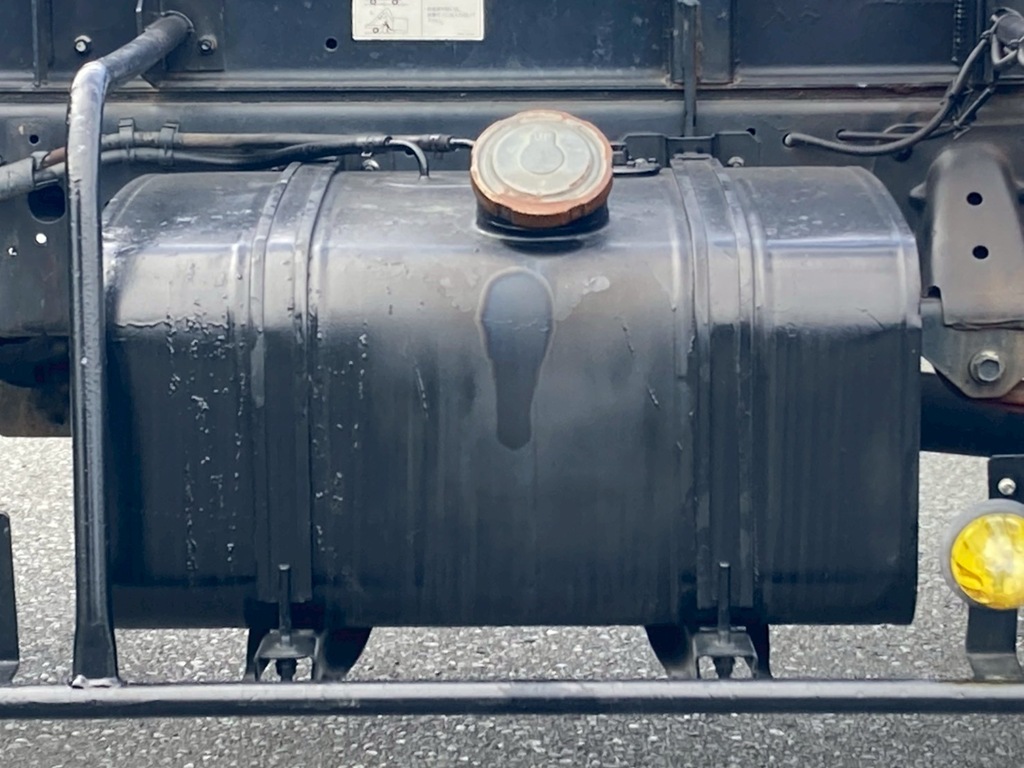 燃料タンクは100Lです|日野 レンジャー ADG-FD7JGWA(2WD)の写真25