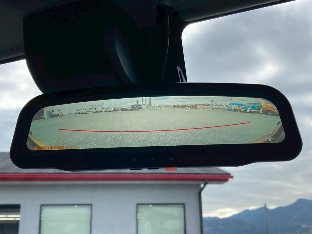 ルームミラーはバックモニターに切り替わります。|日野 デュトロ 2KG-XZU722M(2WD)の写真23
