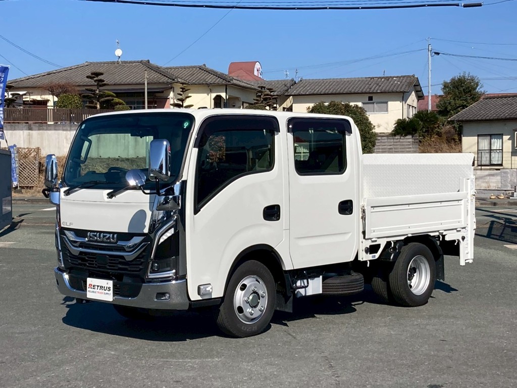 フロント周り、メッキパーツで飾っています。|いすゞ エルフ 2RG-NJR88AF(2WD)の写真1