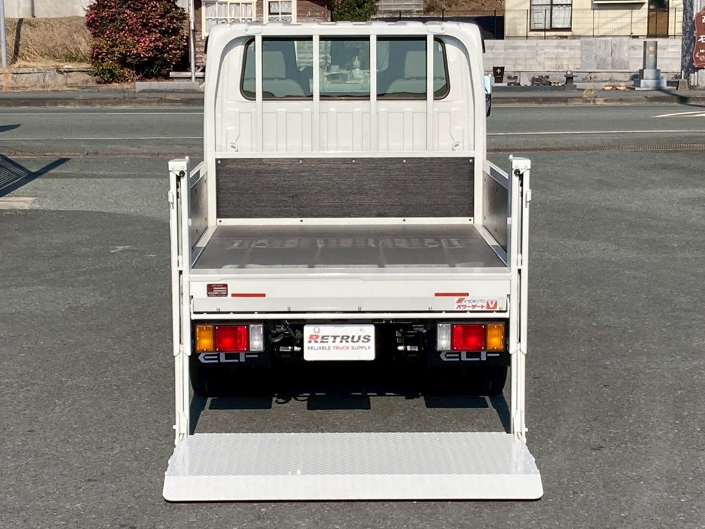 いすゞ エルフ 2RG-NJR88AF(2WD)の写真9