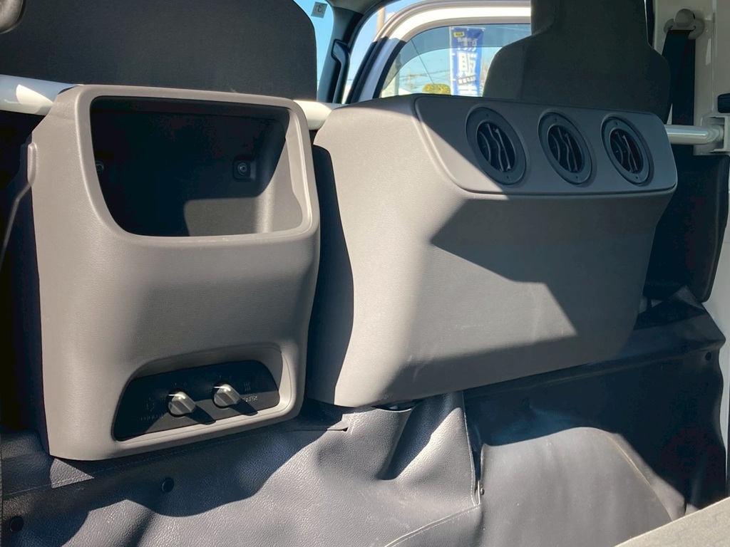 リアクーラー・ヒータ付きです。|いすゞ エルフ 2RG-NJR88AF(2WD)の写真16