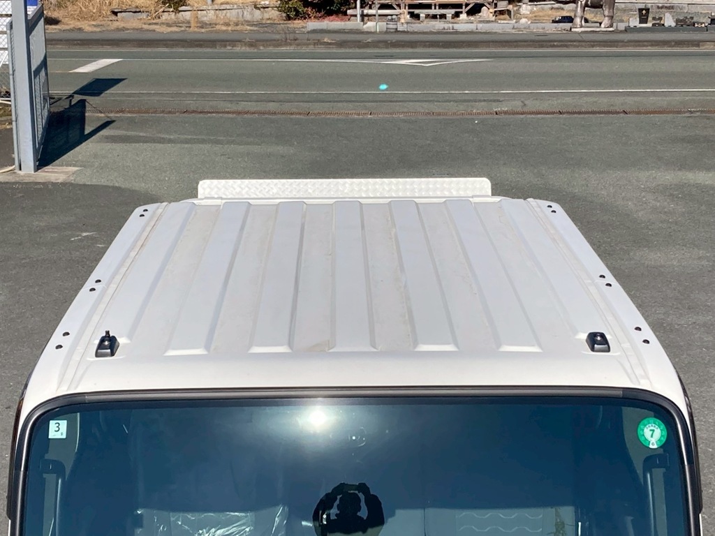 ルーフの状態です。|いすゞ エルフ 2RG-NJR88AF(2WD)の写真25