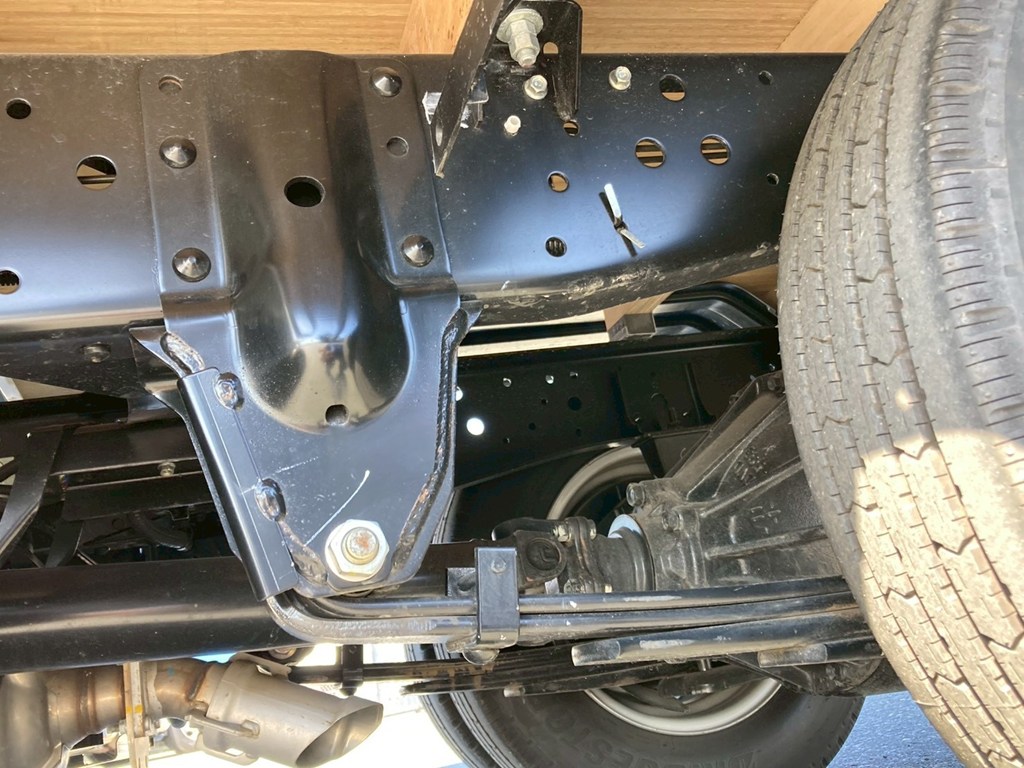 リーフサスです。|いすゞ エルフ 2RG-NJR88AF(2WD)の写真5