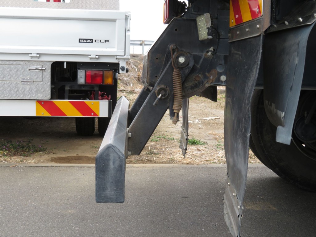 リアバンパーは可倒式です。|日野 プロフィア QKG-FS1EKDAの写真28