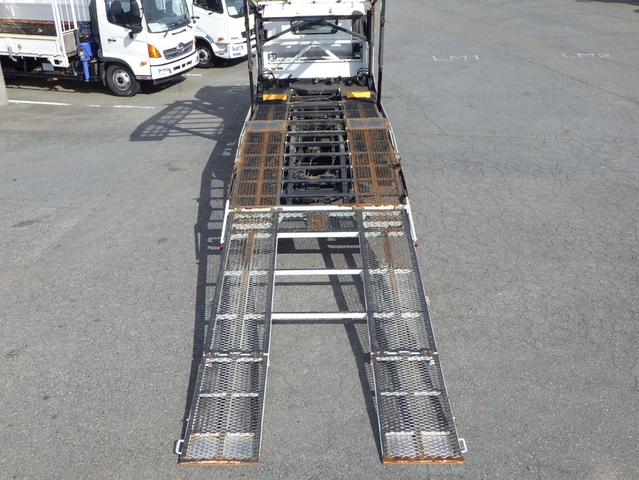 １Fフロアーの状態です。|いすゞ エルフ TPG-NPR85N(2WD)の写真15