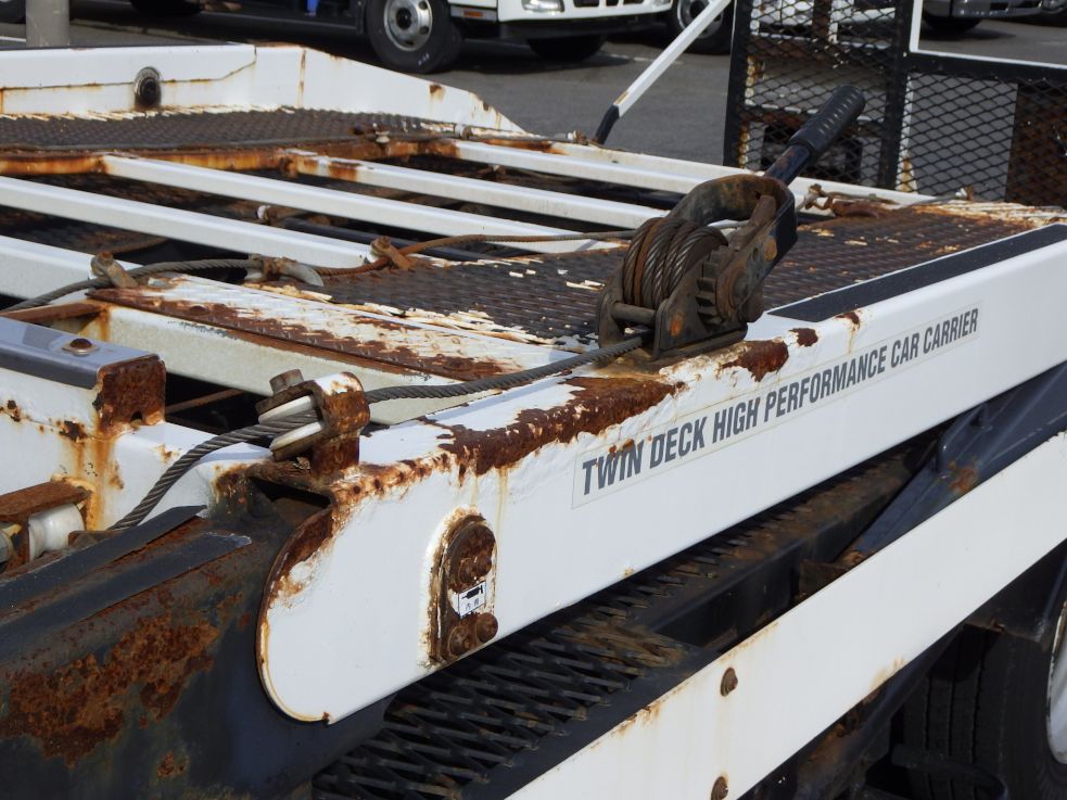 ２Fフロアーの両サイドにサビがあります。|いすゞ エルフ TPG-NPR85N(2WD)の写真59