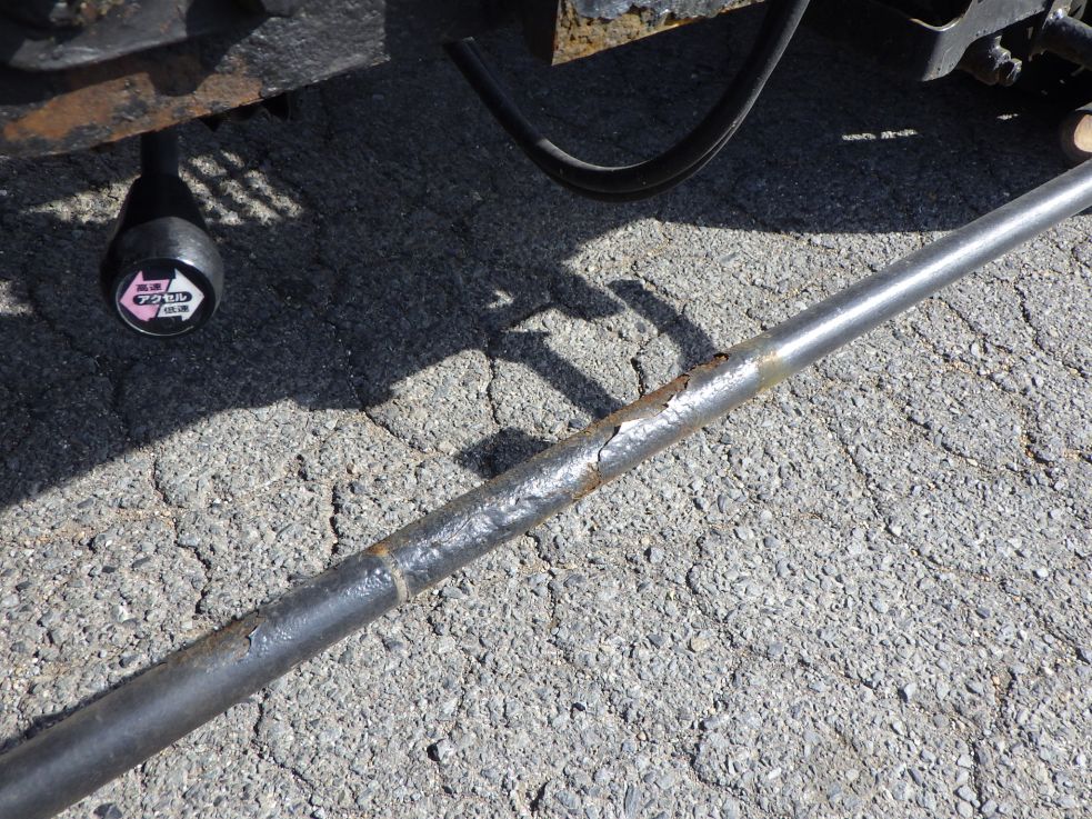 左右のサイドバンパーに腐食があります。|いすゞ エルフ TPG-NPR85N(2WD)の写真62