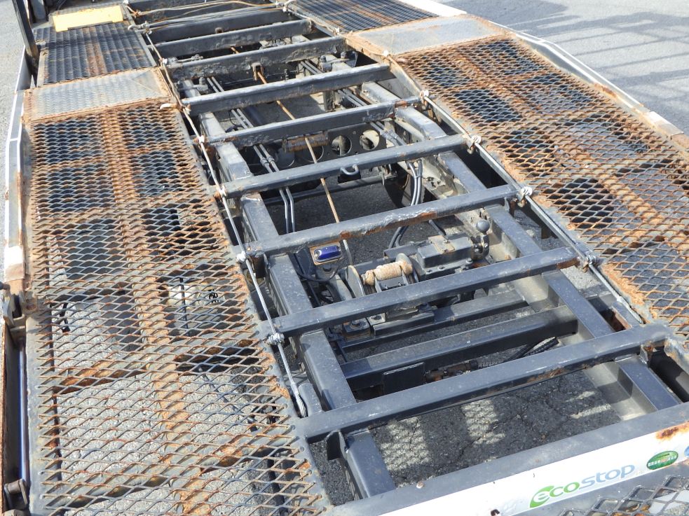 １Fフロアーにサビがあります。|いすゞ エルフ TPG-NPR85N(2WD)の写真63