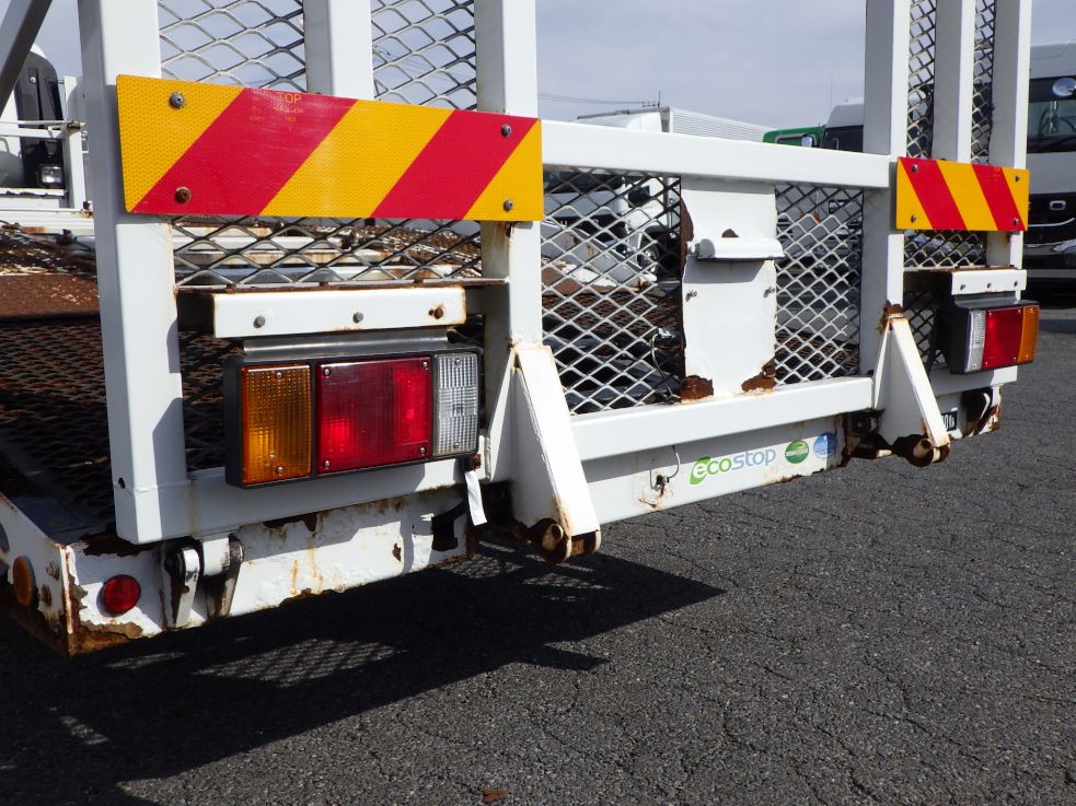 リヤ周りにサビがあります。|いすゞ エルフ TPG-NPR85N(2WD)の写真66