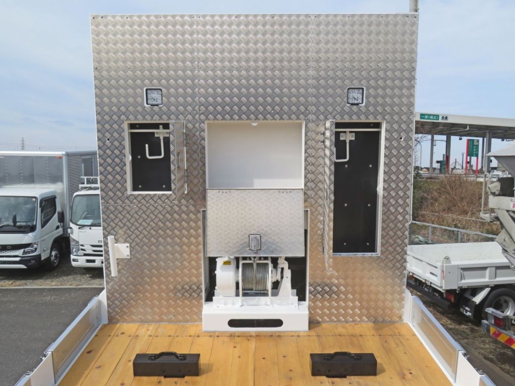 プロテクターに物入が付いています。|日野 レンジャー 2DG-GK2ABAの写真11