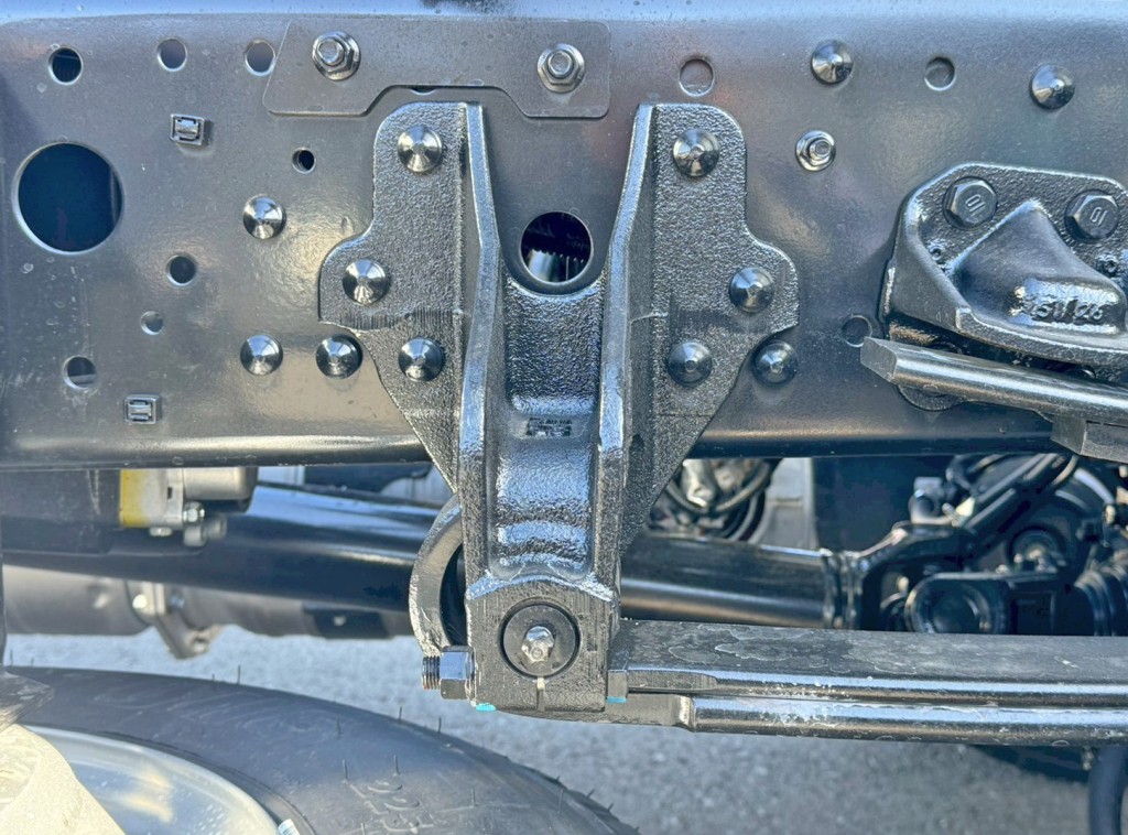 リーフサスです。|三菱 ファイター 2KG-FK62F(2WD)の写真5