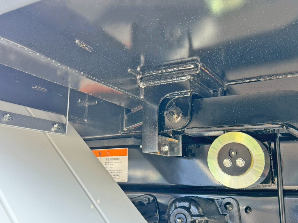 シャーシとネタの状態です。(縦ネタ・横ネタ鉄製です)|三菱 ファイター 2KG-FK62F(2WD)の写真6