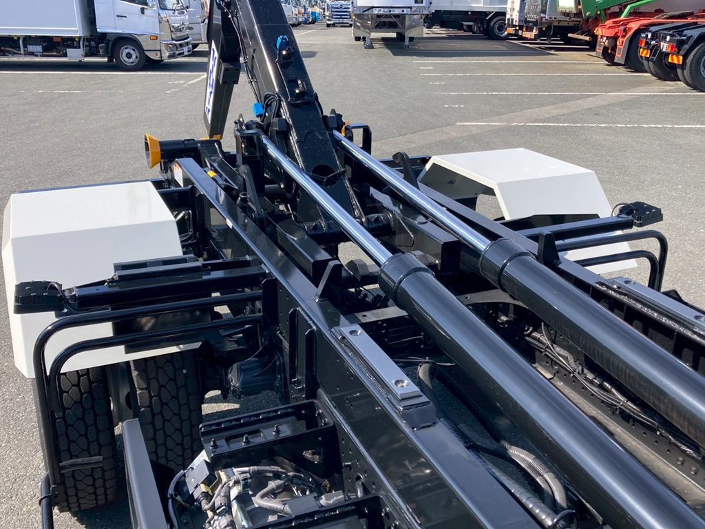 9|いすゞ フォワード 2RG-FRR90S4(2WD)の写真9