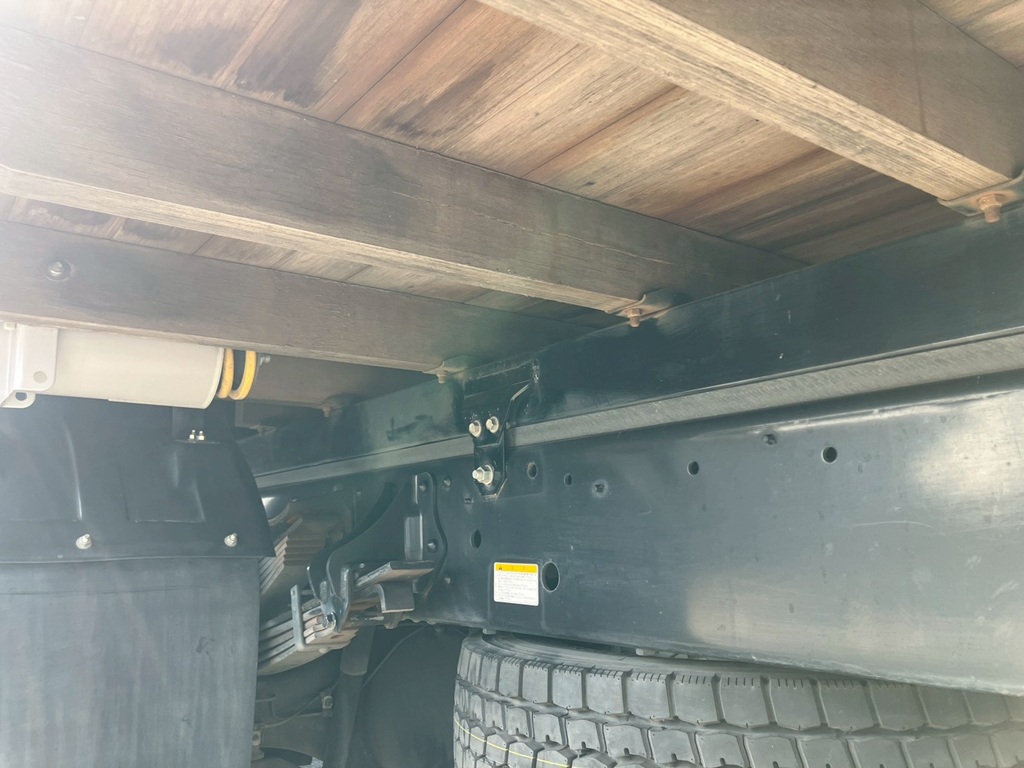 シャーシとネタの状態です。|日野 レンジャー 2PG-FJ2ABAの写真6